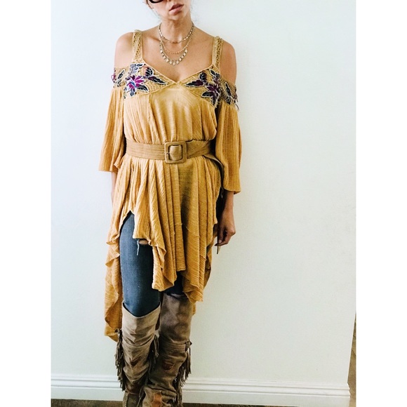 Free People Tops - Free people embroidered tunic size small